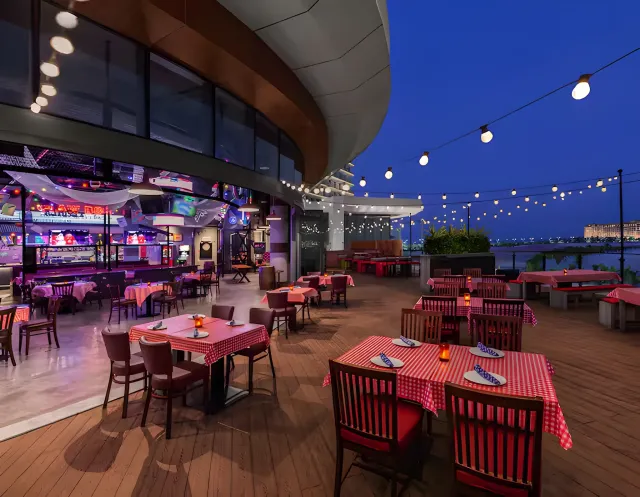 Claw BBQ RAK: Your Guide to the American BBQ and Seafood Dive Bar on Al Marjan Island